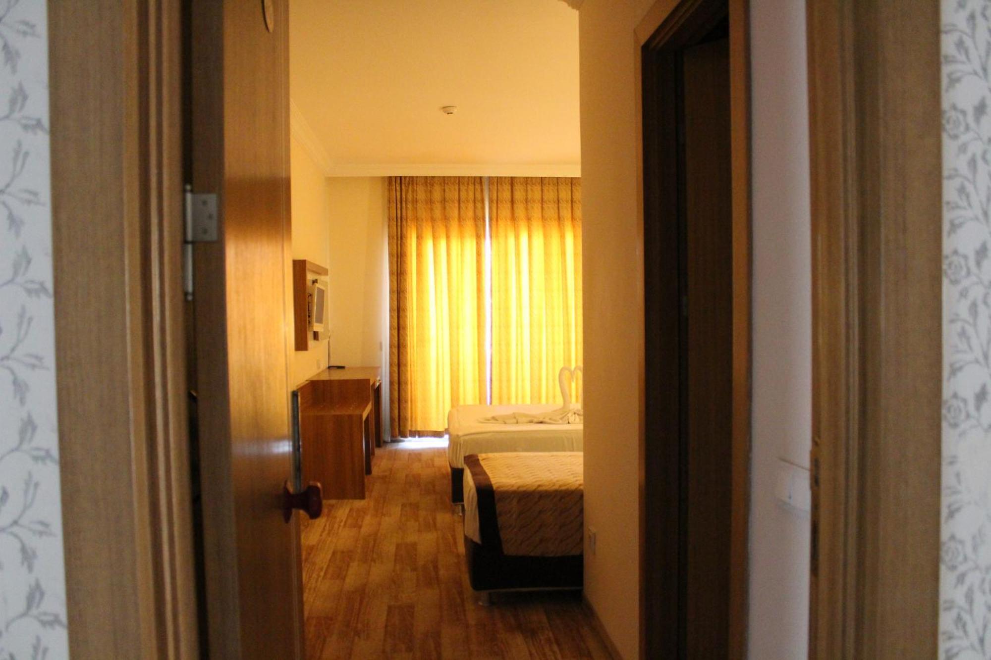 אלאניה Hotel Mitos מראה חיצוני תמונה