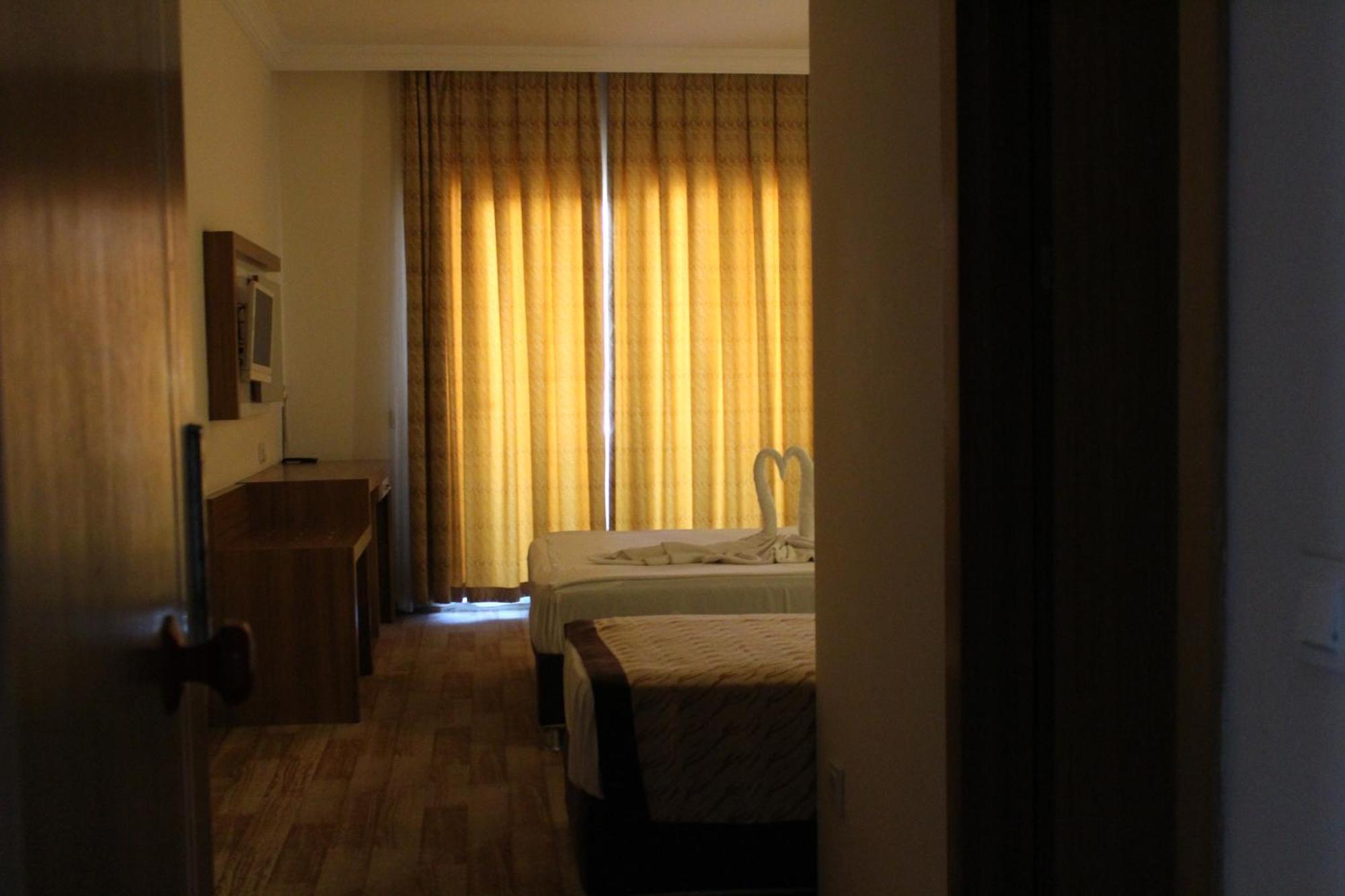 אלאניה Hotel Mitos מראה חיצוני תמונה